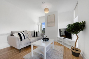 Luxury 2BR in Media City